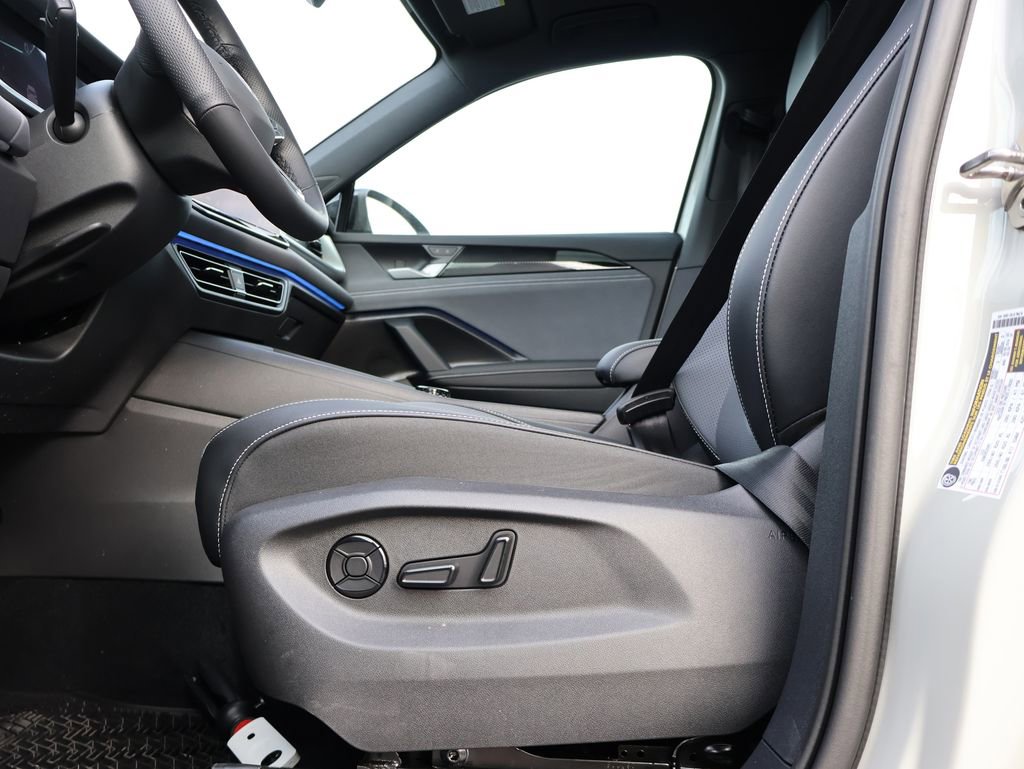 New 2026 Volkswagen Tiguan SE R-Line image 40