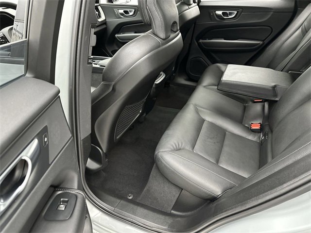 Certified 2025 Volvo XC60 B5 Plus image 23