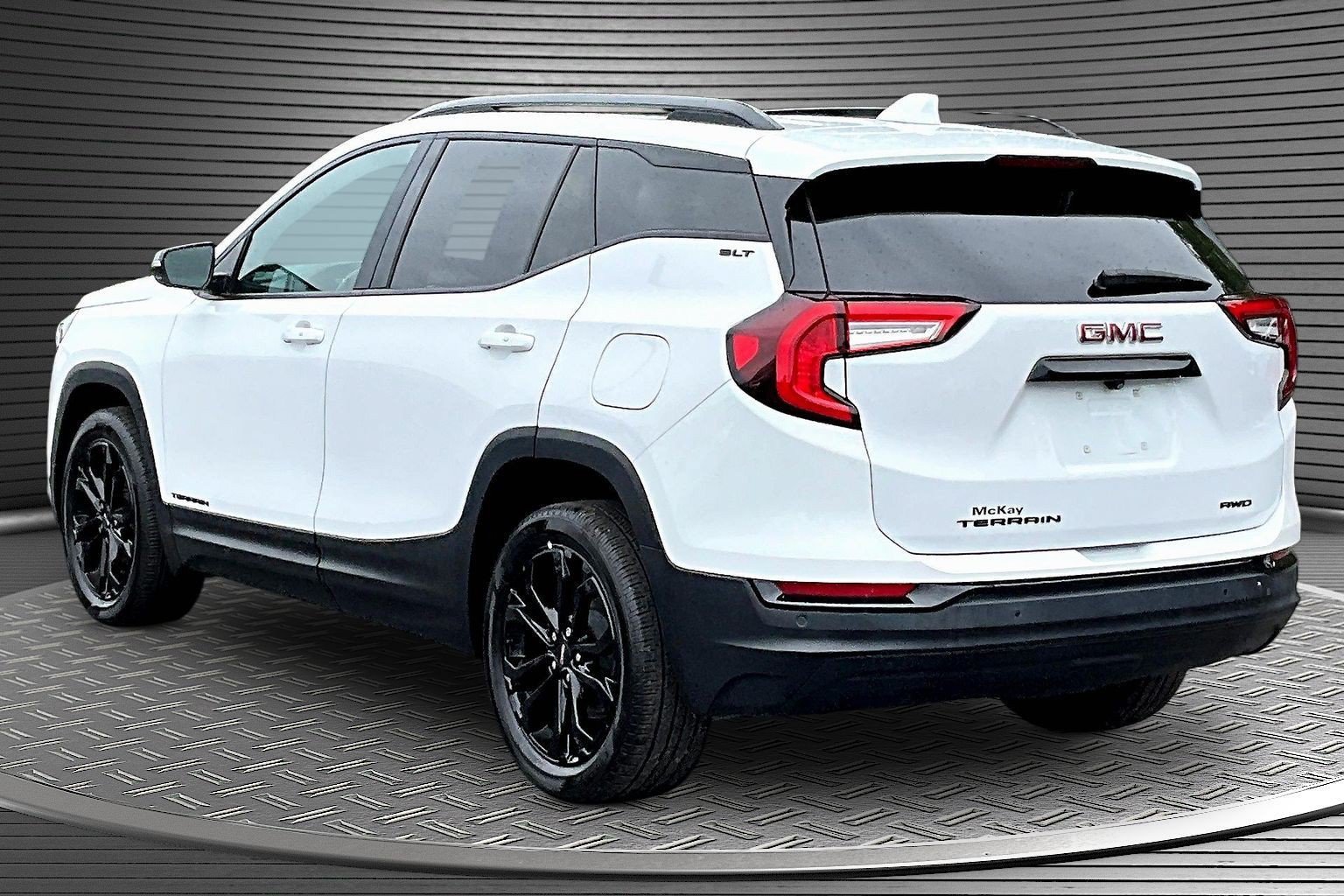 Used 2022 GMC Terrain SLT w/ Infotainment Package II AWD/4WD image 4