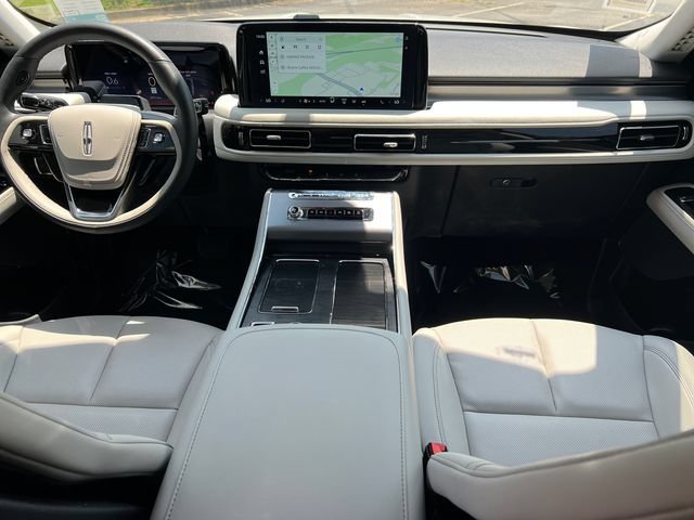 New 2026 Lincoln Aviator 2WD w/ Jet Appearance Package image 23