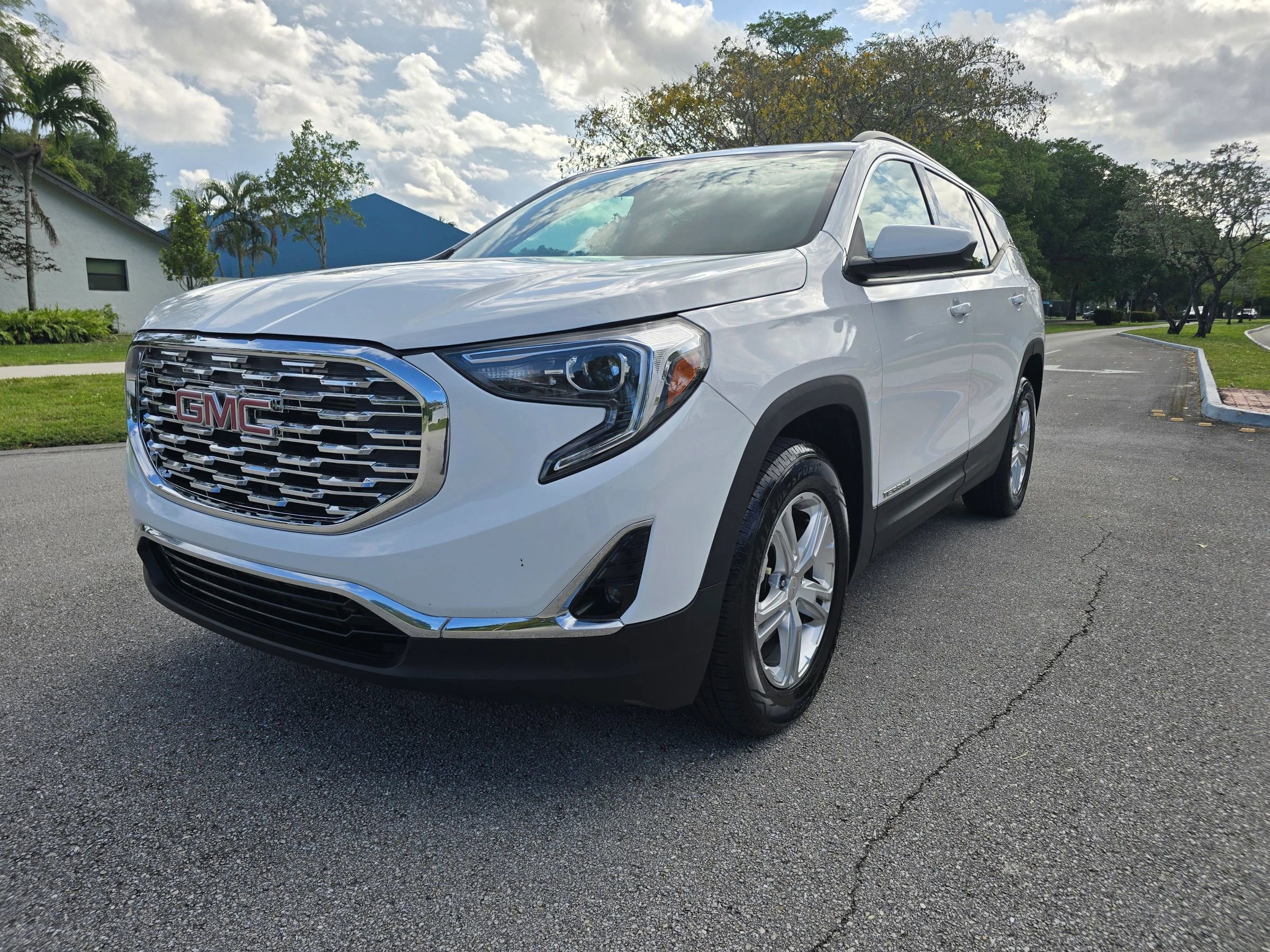Used 2020 GMC Terrain SLT AWD/4WD image 1