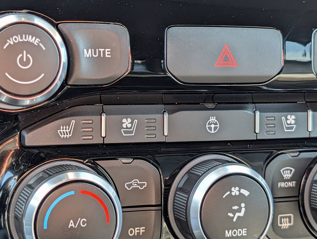 Used 2024 RAM 1500 Laramie AWD/4WD image 47