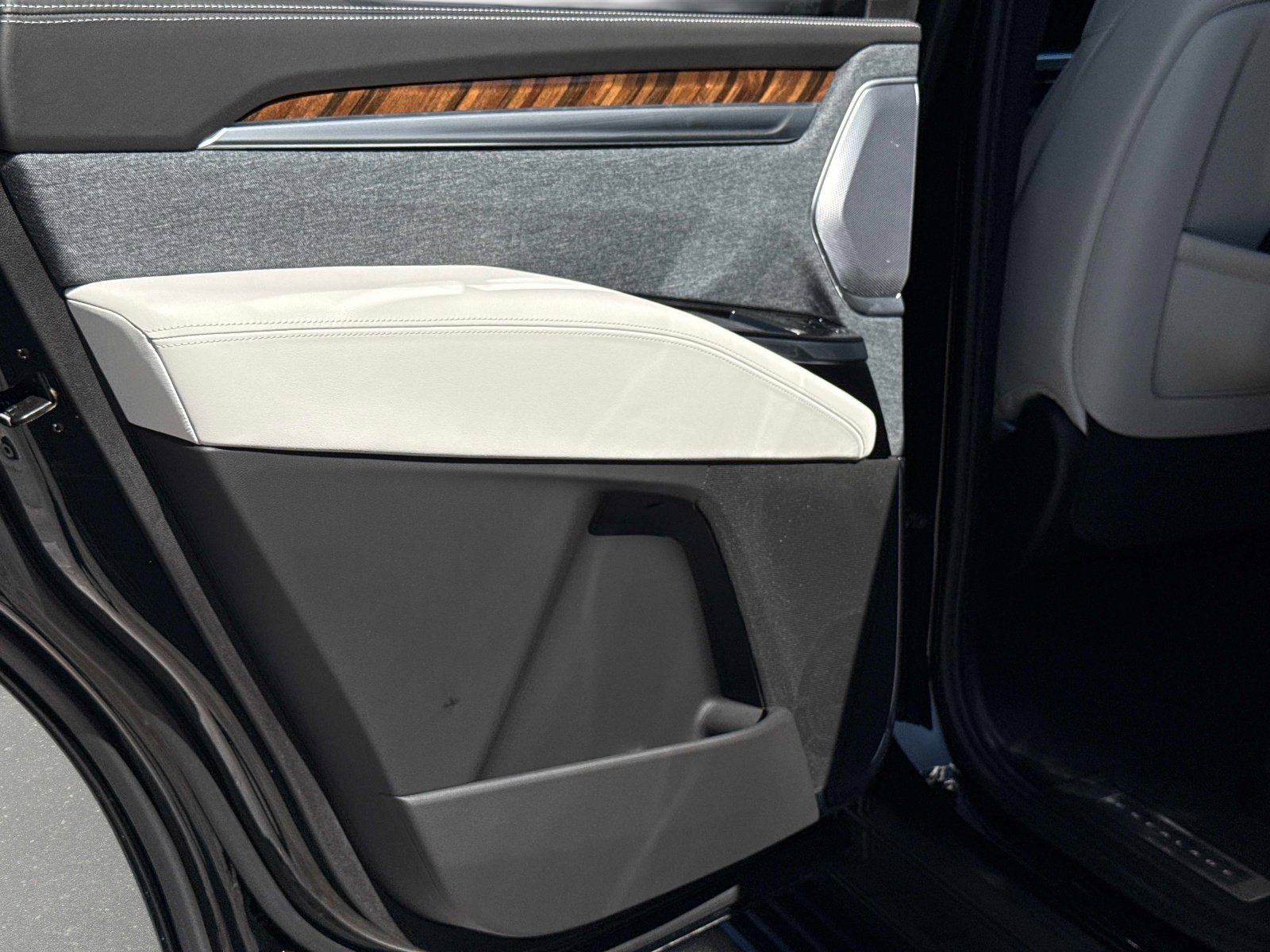 Used 2026 Cadillac Escalade Platinum Sport image 35