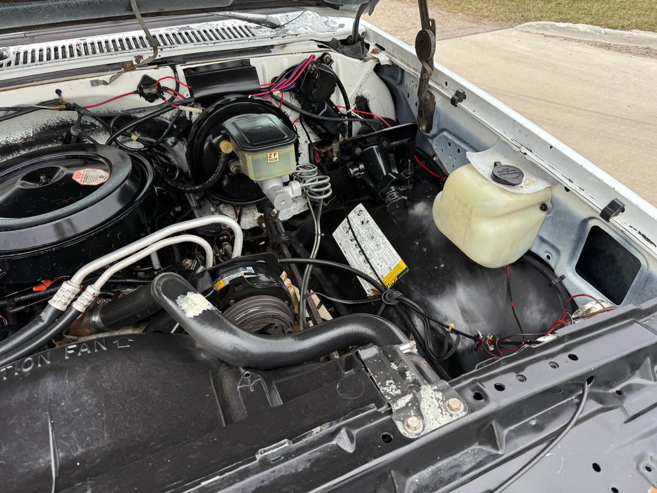 Used 1987 GMC Suburban 4WD image 40