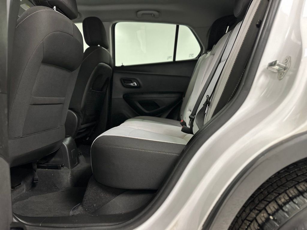 Used 2020 Chevrolet Trax LS image 19