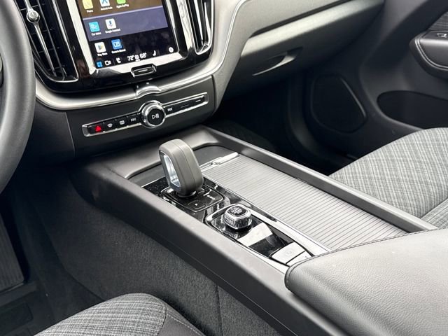Used 2022 Volvo XC60 B5 Momentum image 15