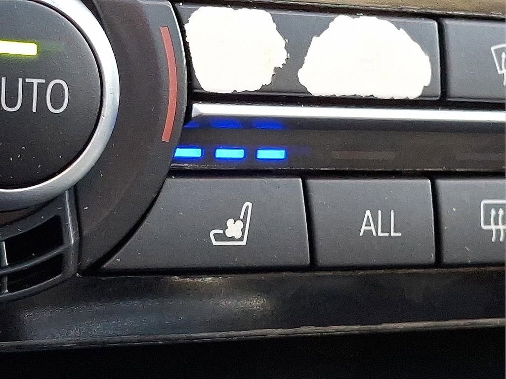 Used 2012 BMW 550i Gran Turismo xDrive image 25