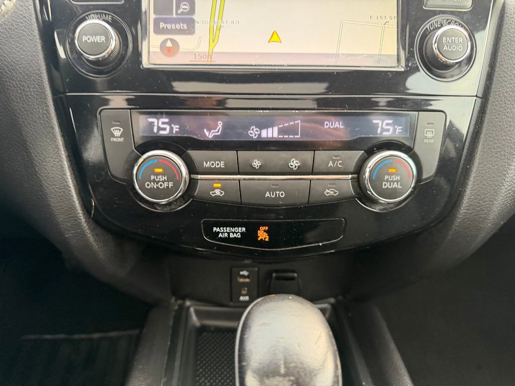 Used 2015 Nissan Rogue SL w/ SL Premium Package image 37