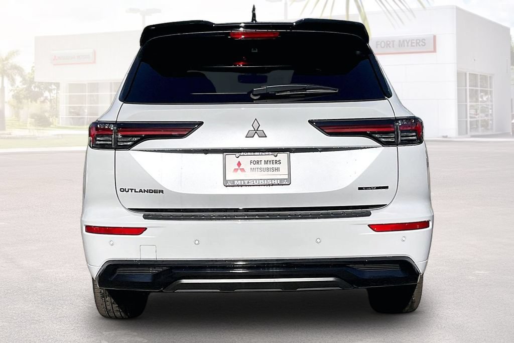 New 2026 Mitsubishi Outlander SEL Black Edition FWD image 4