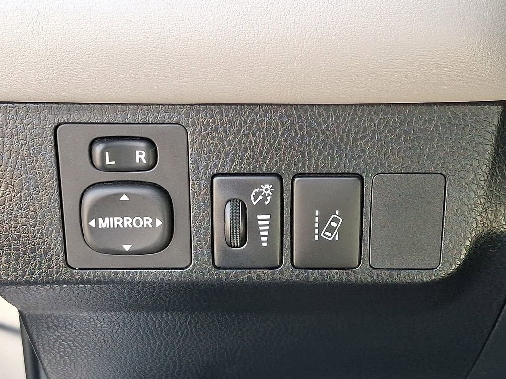 Used 2018 Toyota RAV4 Limited w/ All Weather Liner Package image 25
