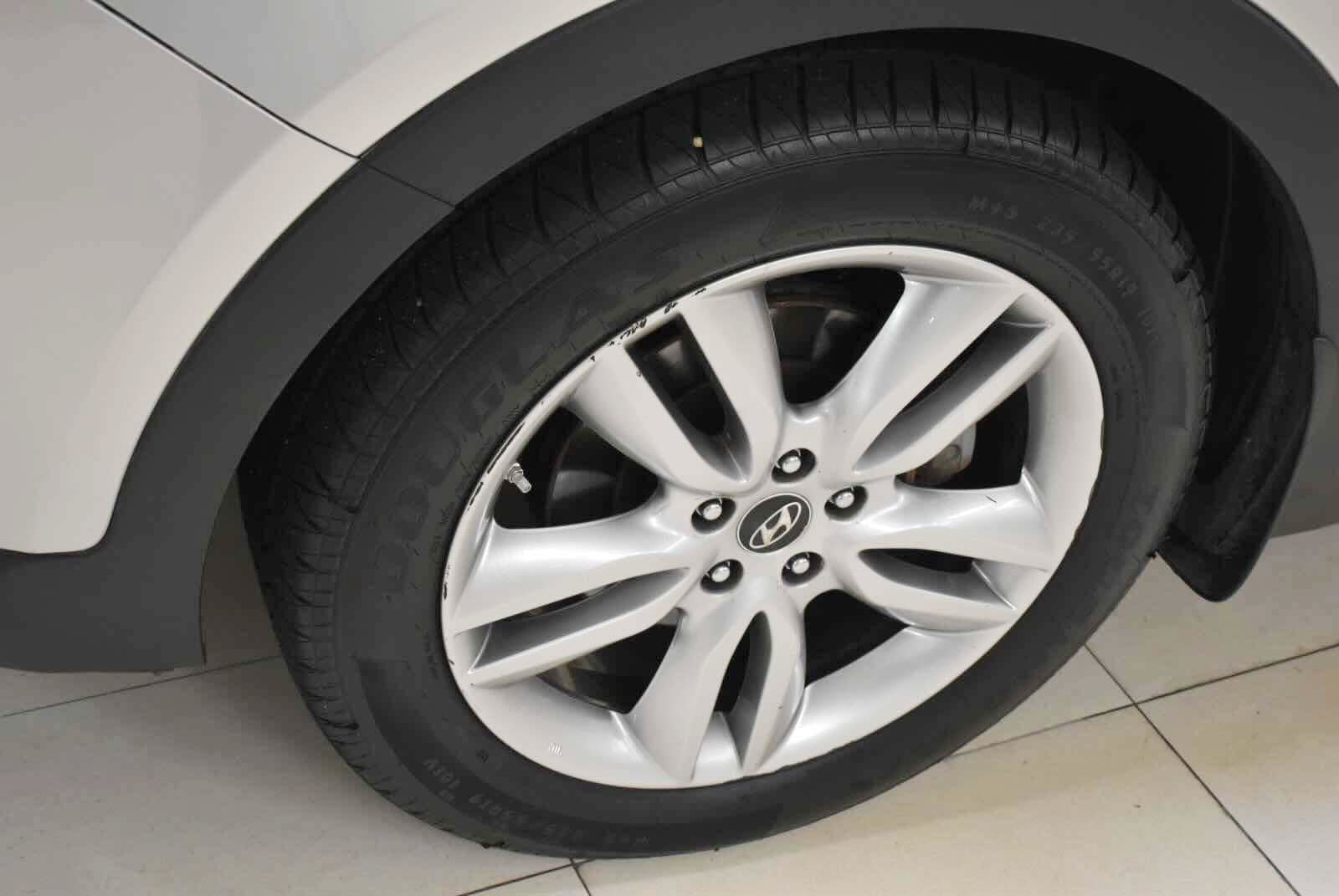 Used 2014 Hyundai Santa Fe Sport 2.0T w/ Navigation Package 06 AWD/4WD image 38