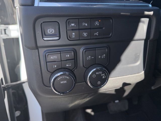 Used 2025 Chevrolet Tahoe LT AWD/4WD image 35