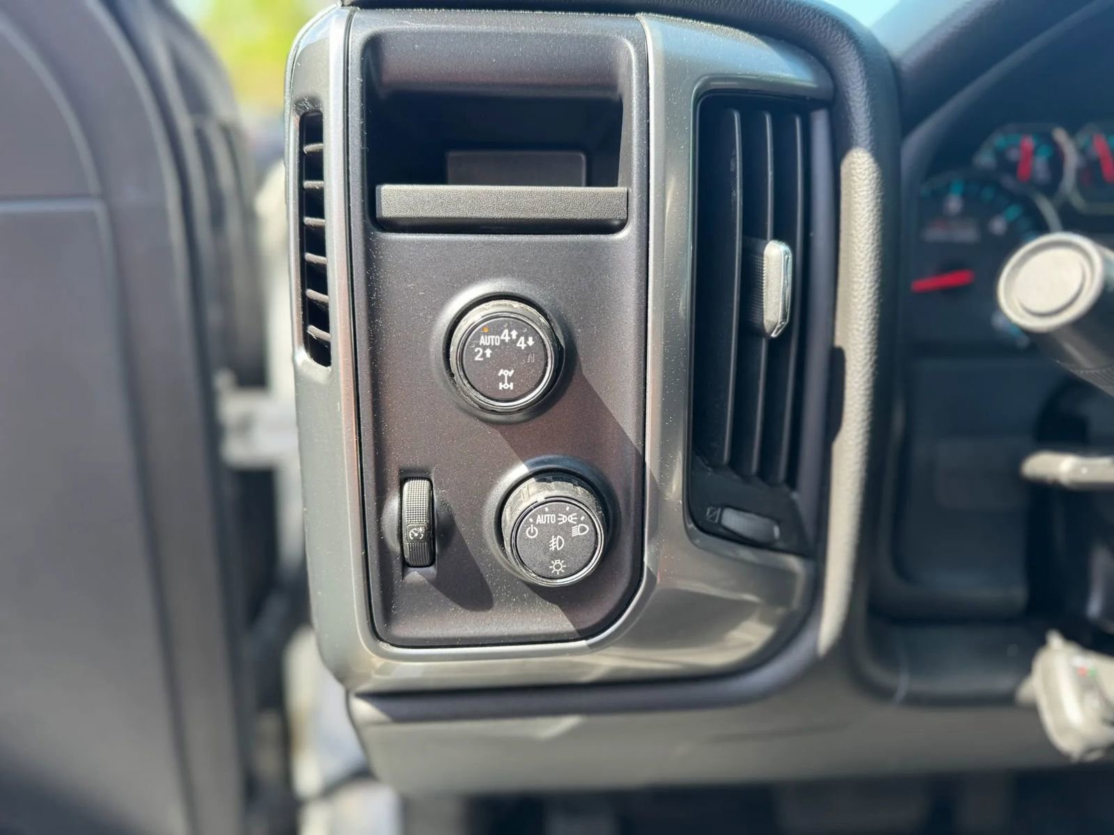 Used 2017 Chevrolet Silverado 1500 LT w/ All Star Edition AWD/4WD image 12