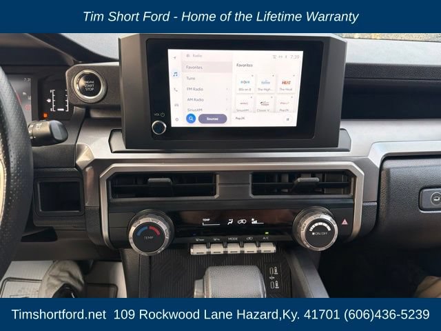 Used 2025 Toyota 4Runner SR5 AWD/4WD image 13