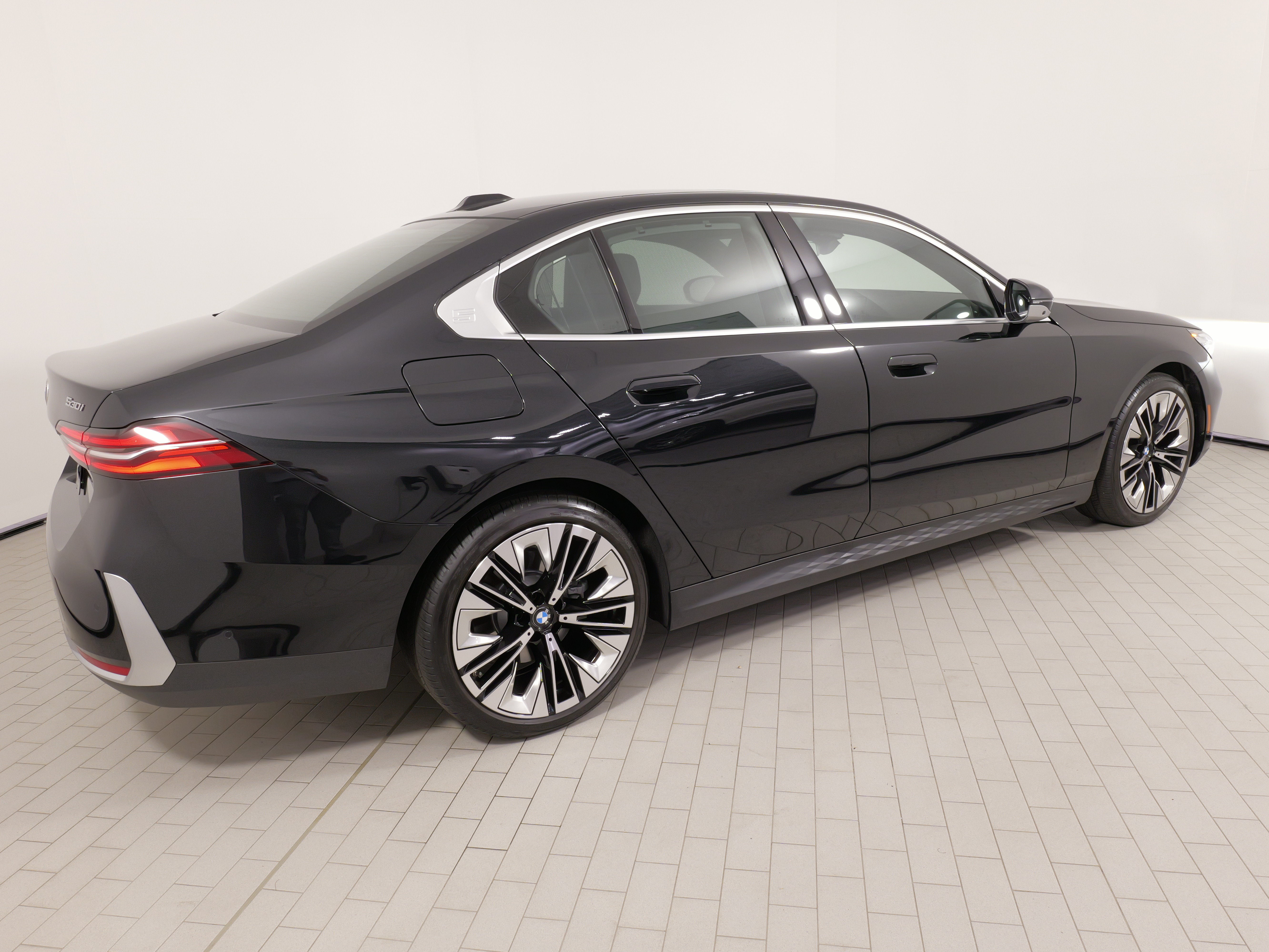 Used 2026 BMW 530i RWD image 10