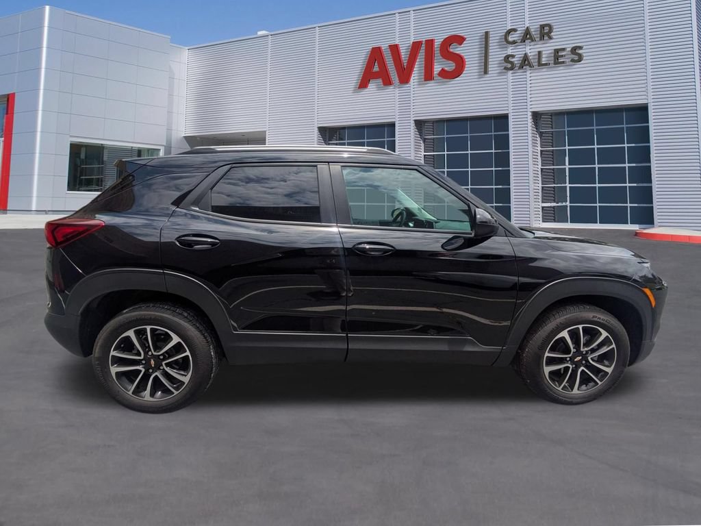 Used 2025 Chevrolet TrailBlazer LT AWD/4WD image 5