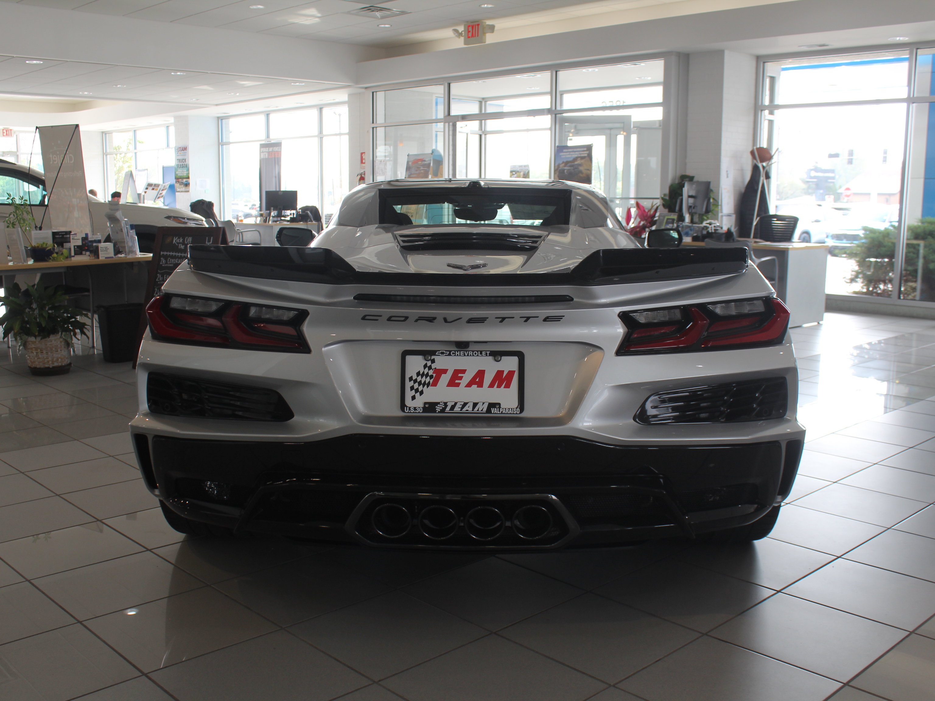 New 2027 Chevrolet Corvette Z06 w/ Stealth Interior Trim Package RWD image 8