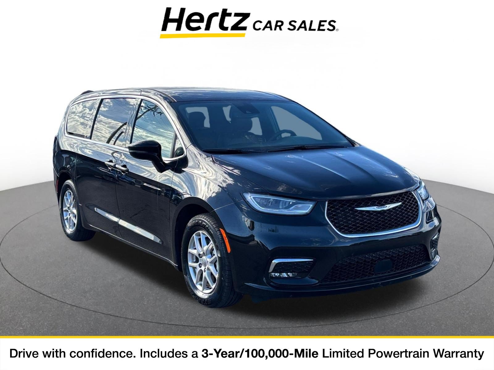 Used 2025 Chrysler Pacifica Select