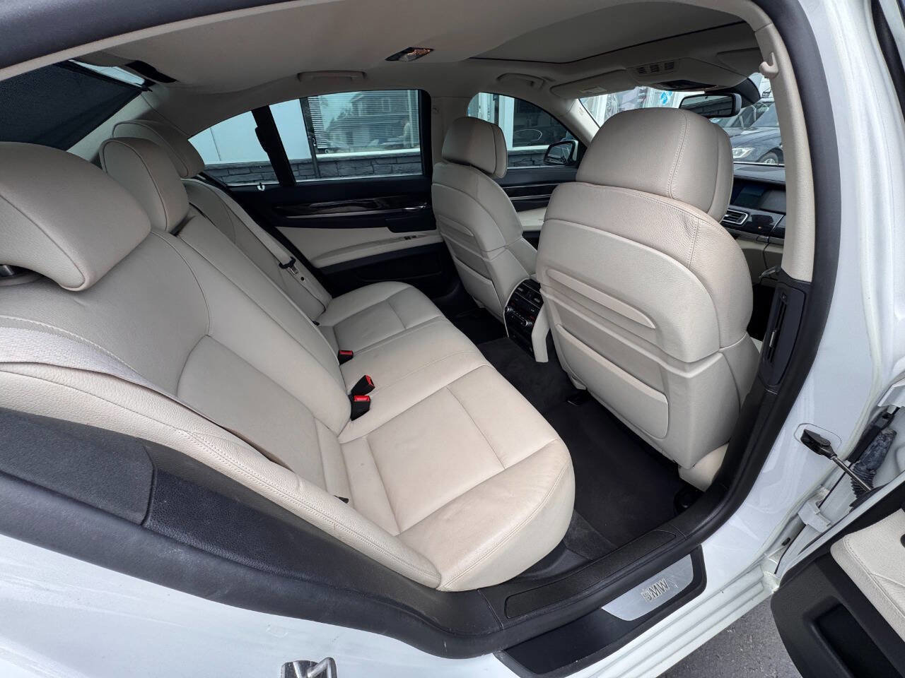 Used 2011 BMW 740i RWD image 15