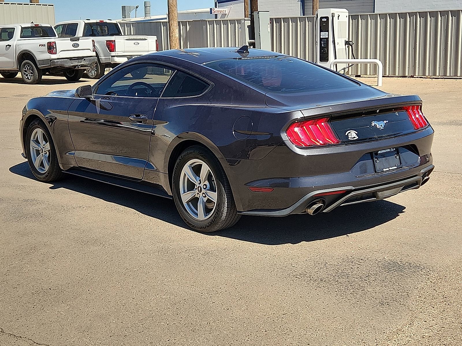 Used 2022 Ford Mustang EcoBoost image 3