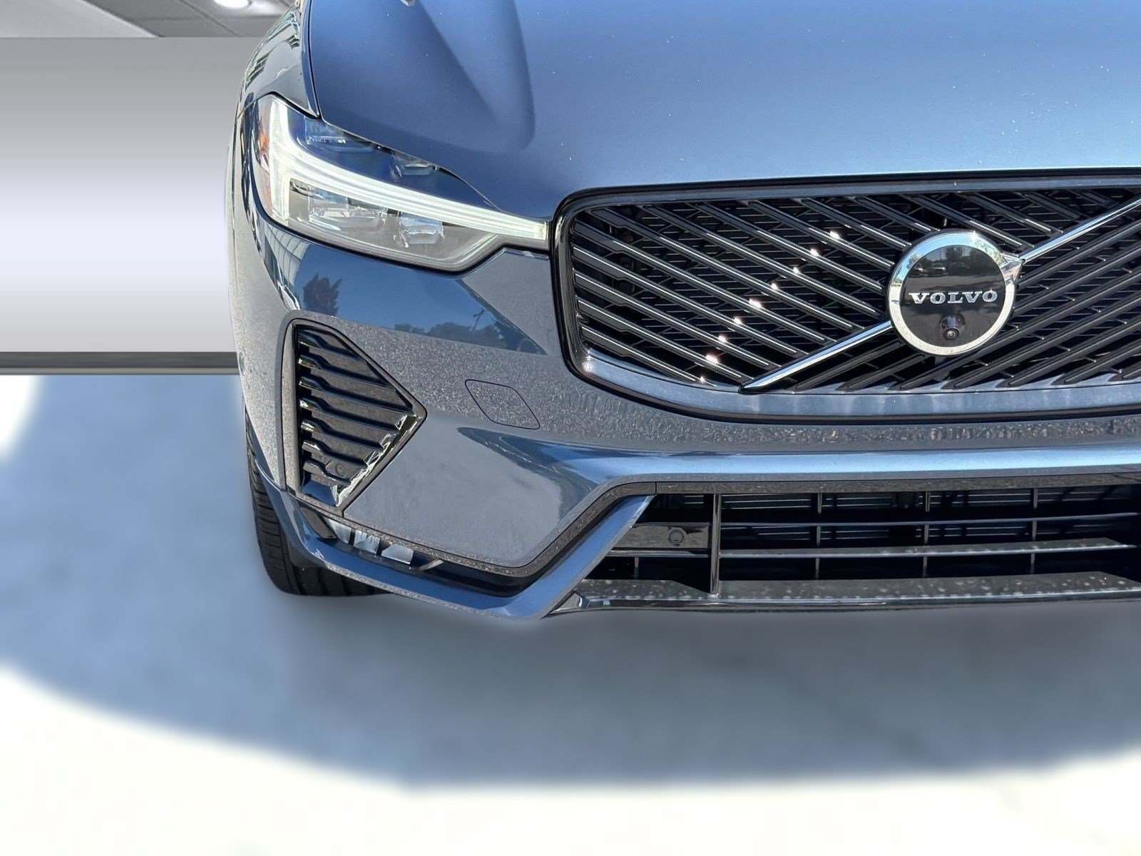 New 2026 Volvo XC60 B5 Plus w/ Protection Package Premier AWD/4WD image 12