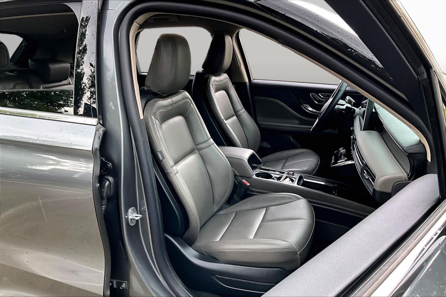 Used 2025 Lincoln Corsair FWD image 8
