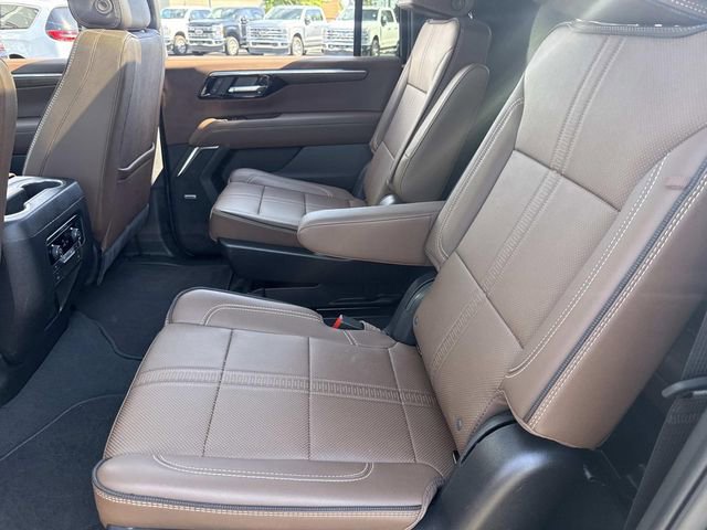 Used 2025 Chevrolet Suburban High Country AWD/4WD image 20