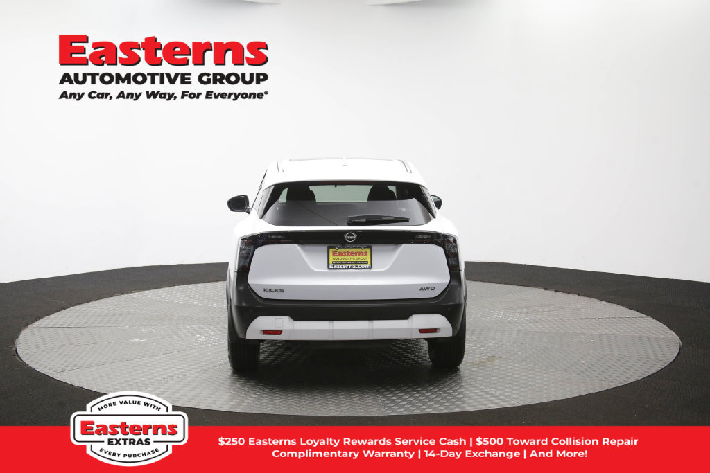 Used 2025 Nissan Kicks SV w/ SV Premium Package AWD/4WD image 40