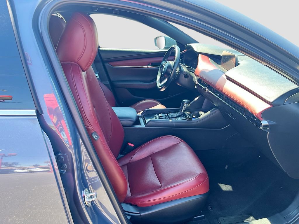 Used 2020 MAZDA MAZDA3 Premium image 29
