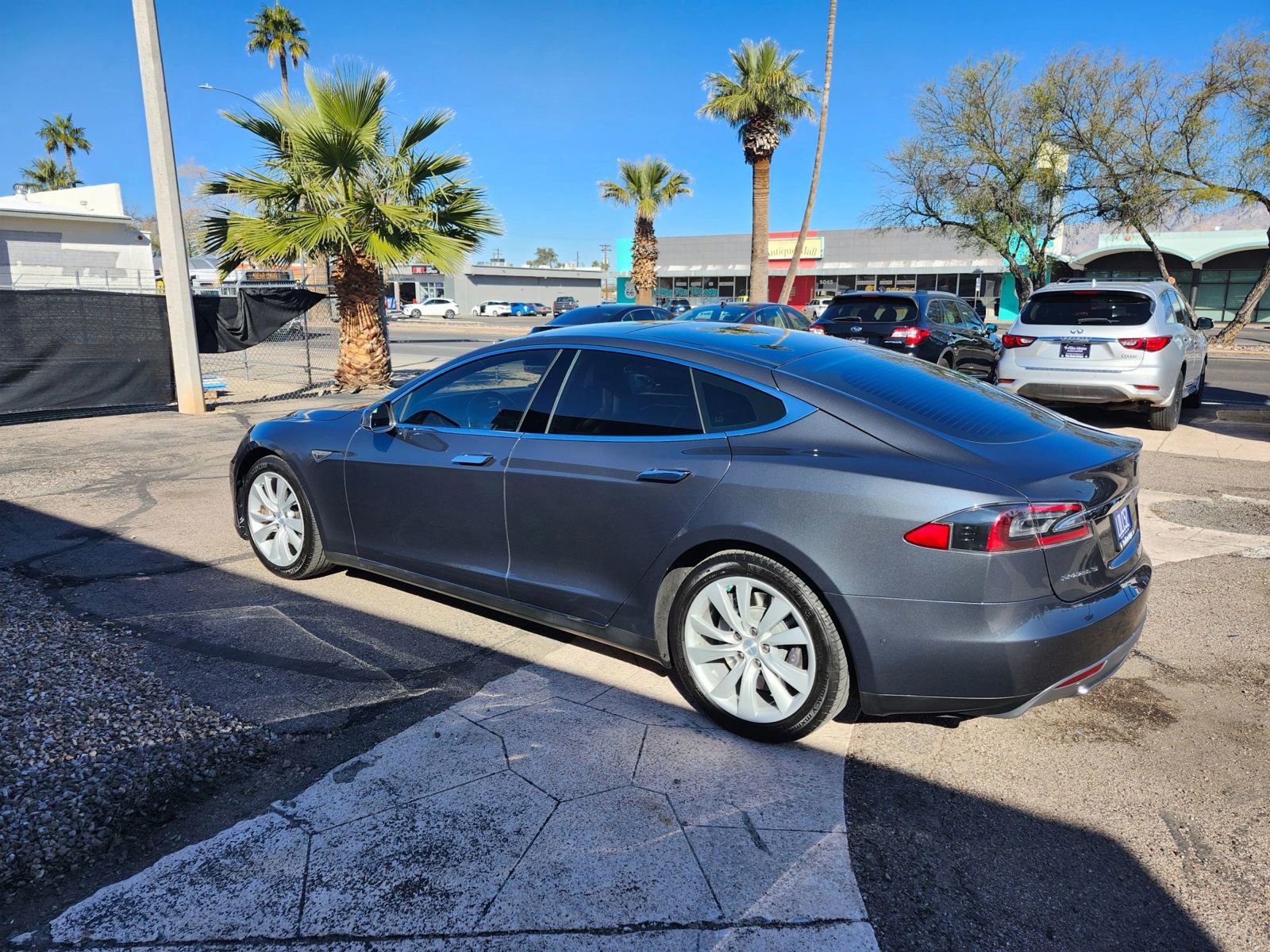 Used 2015 Tesla Model S 85 image 4