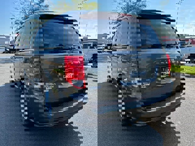 Used 2019 Dodge Grand Caravan SXT image 5