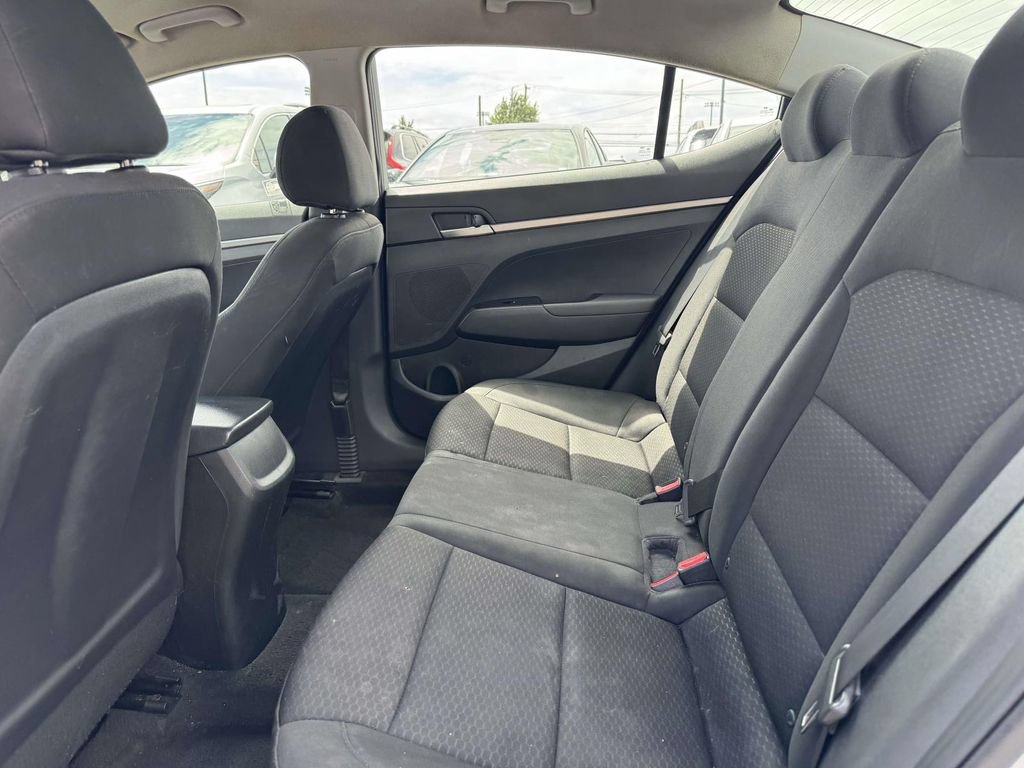 Used 2019 Hyundai Elantra SE w/ Cargo Package FWD image 14