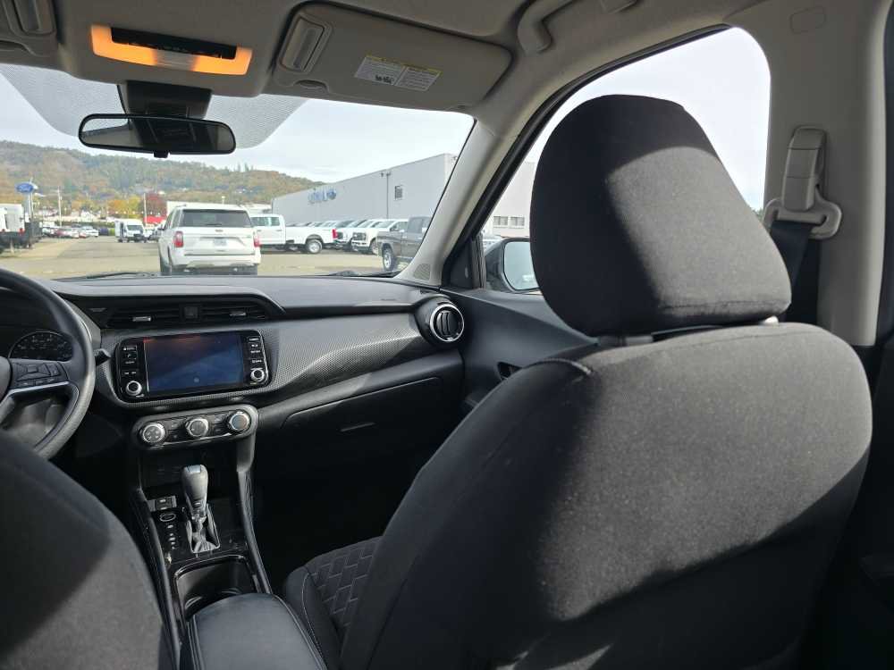 Used 2023 Nissan Kicks SV image 14