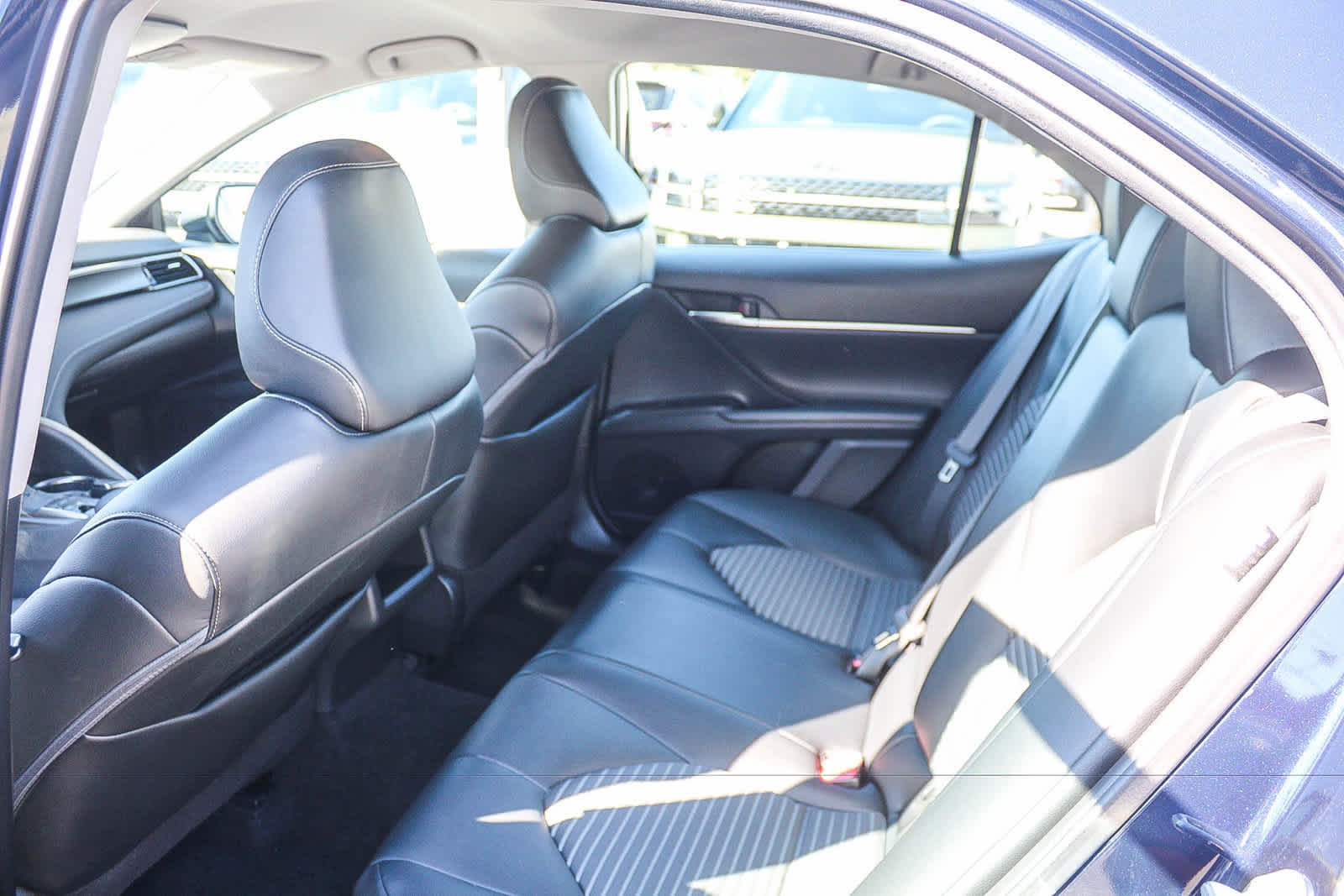 Used 2022 Toyota Camry SE FWD image 23