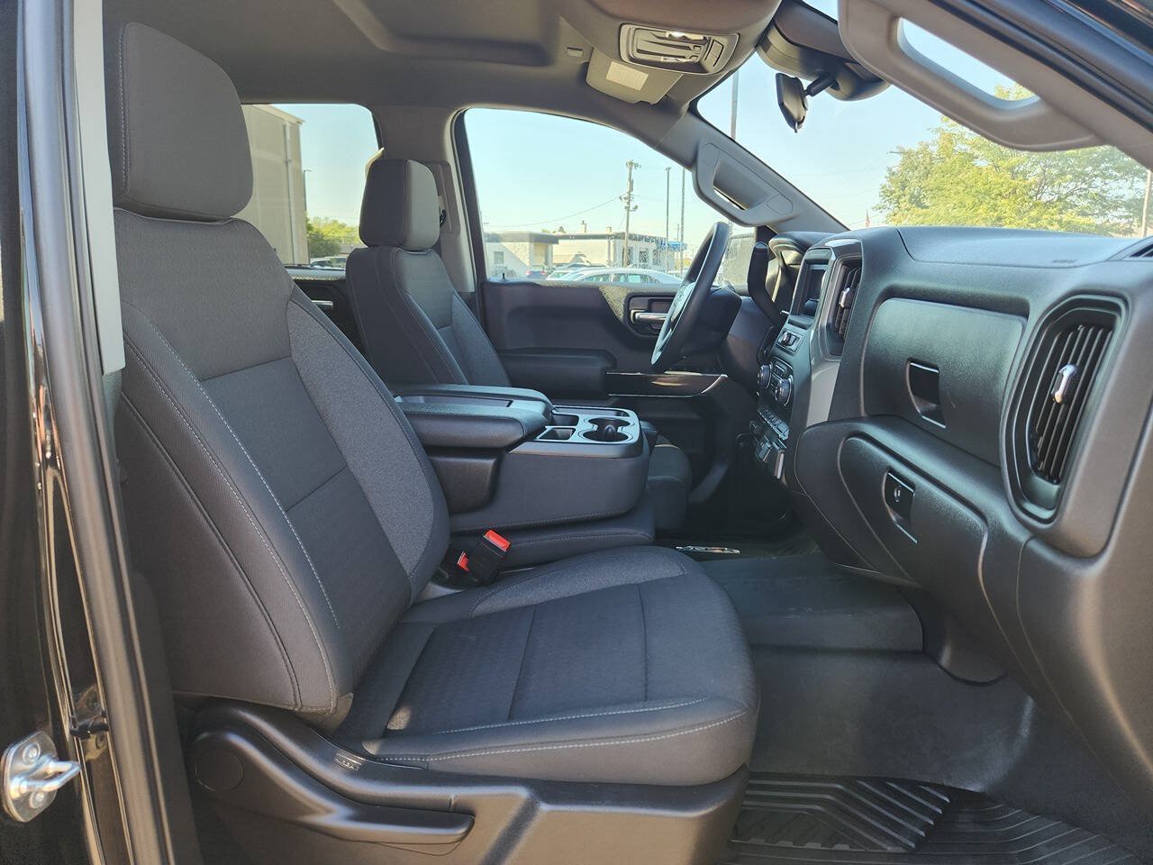 Used 2025 Chevrolet Silverado 1500 Custom Trail Boss w/ Midnight Edition AWD/4WD image 16