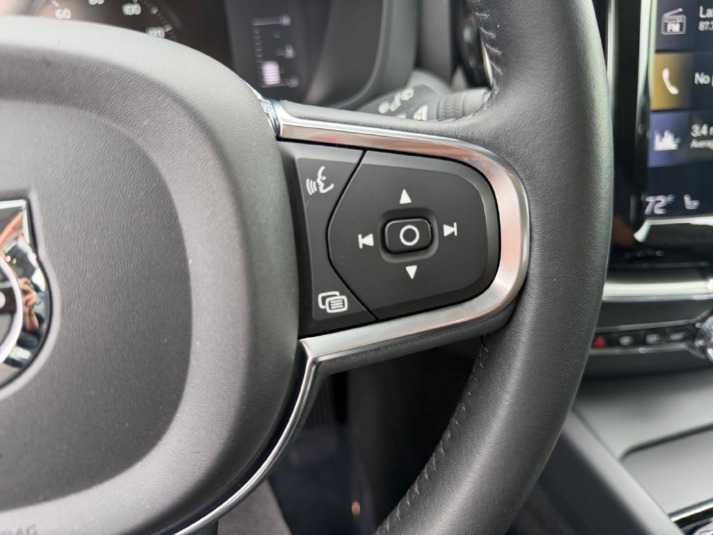 Used 2019 Volvo XC60 T5 Momentum w/ Premium Package AWD/4WD image 19