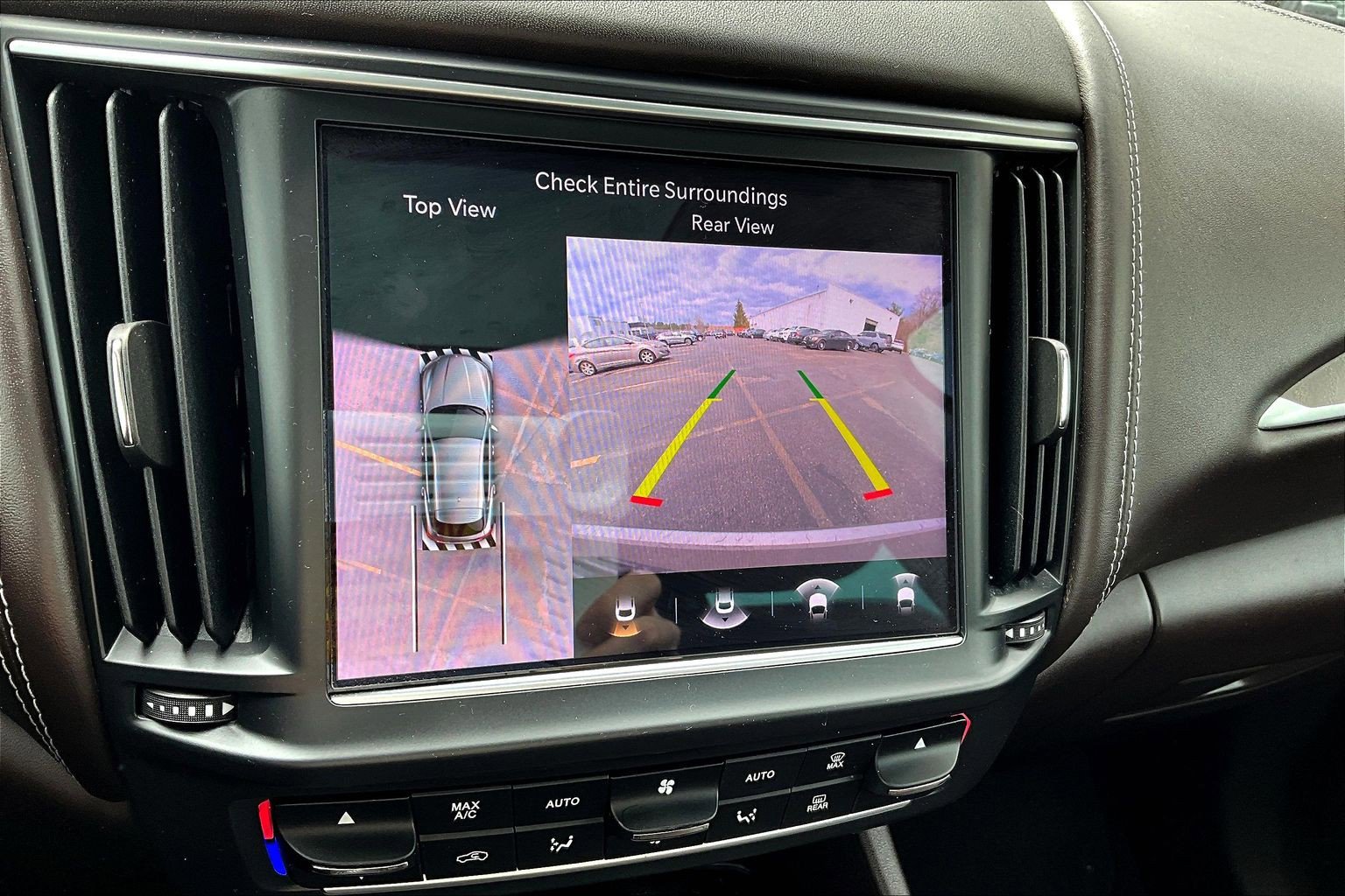 Used 2021 Maserati Levante GranLusso image 9