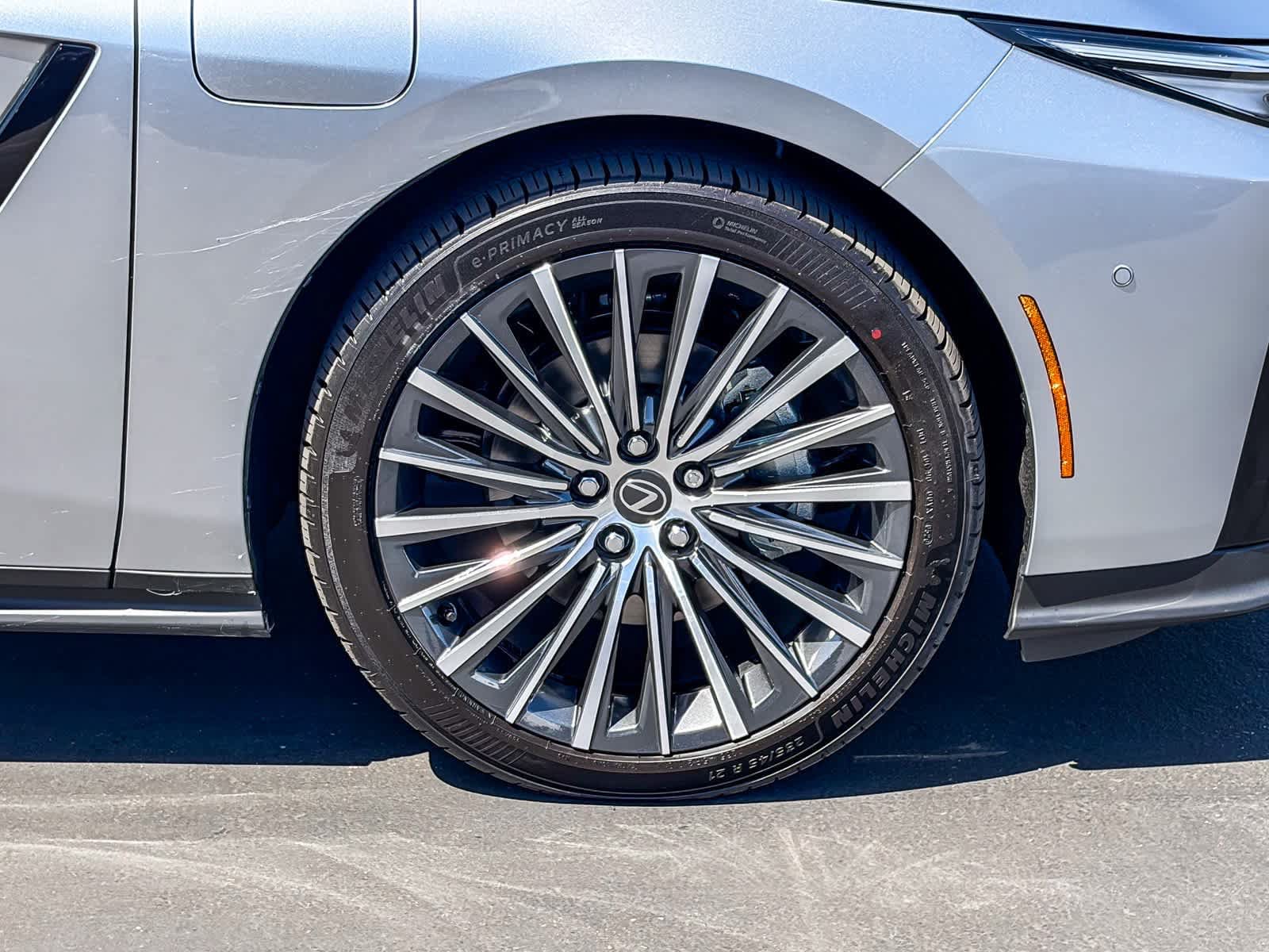 New 2026 Lexus ES 350e FWD image 9