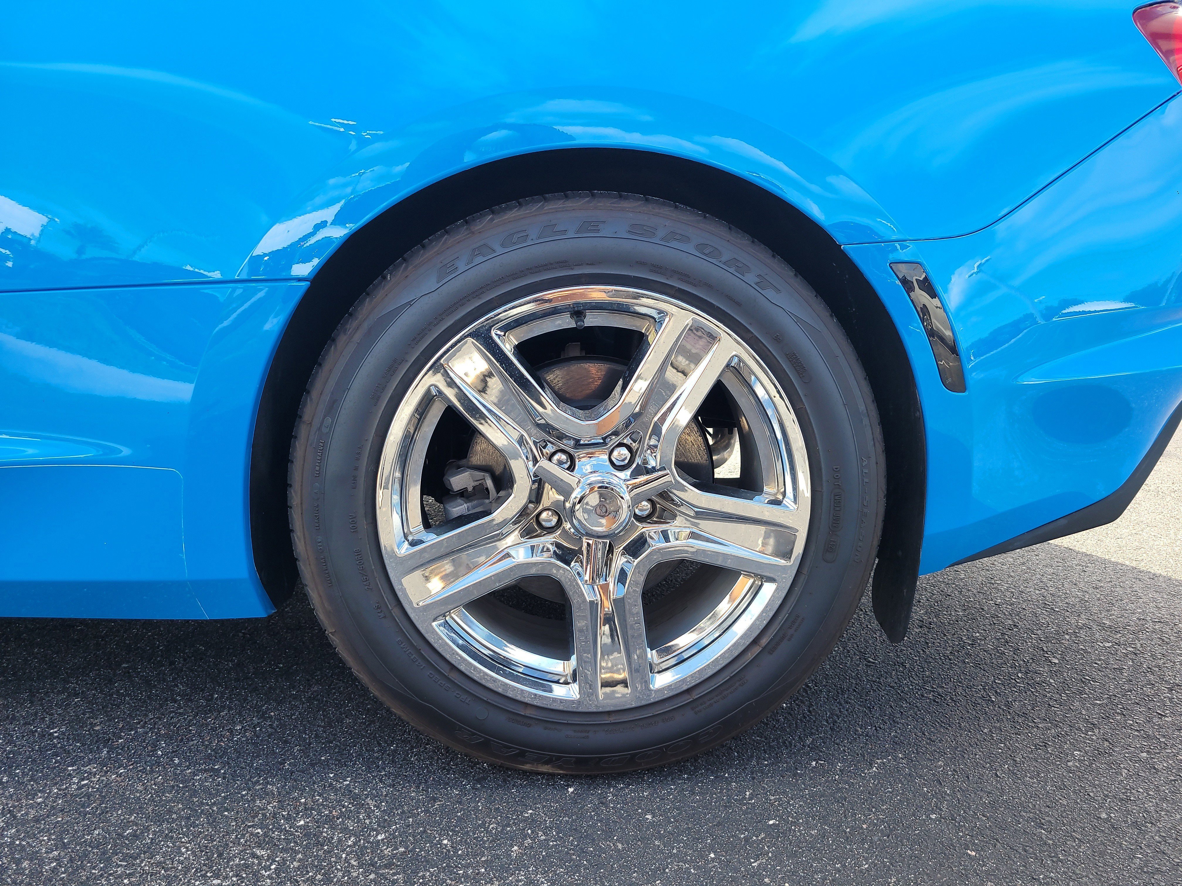 Used 2023 Chevrolet Camaro LT image 9