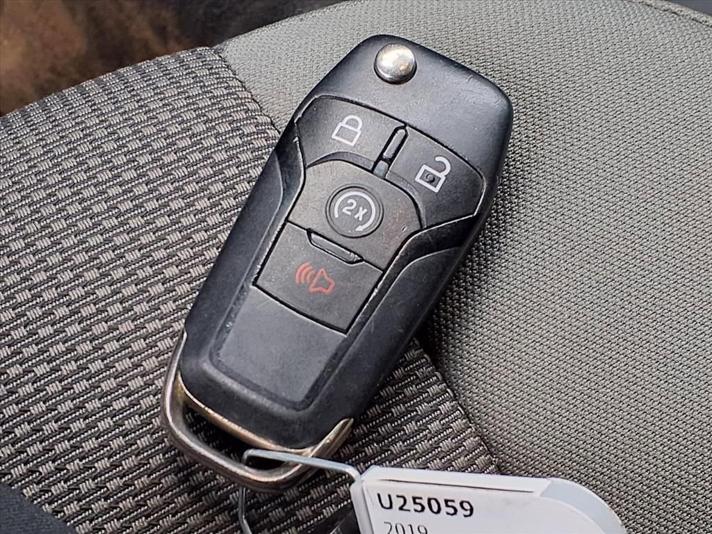 Used 2019 Ford F250 XL w/ Power Equipment Group image 9