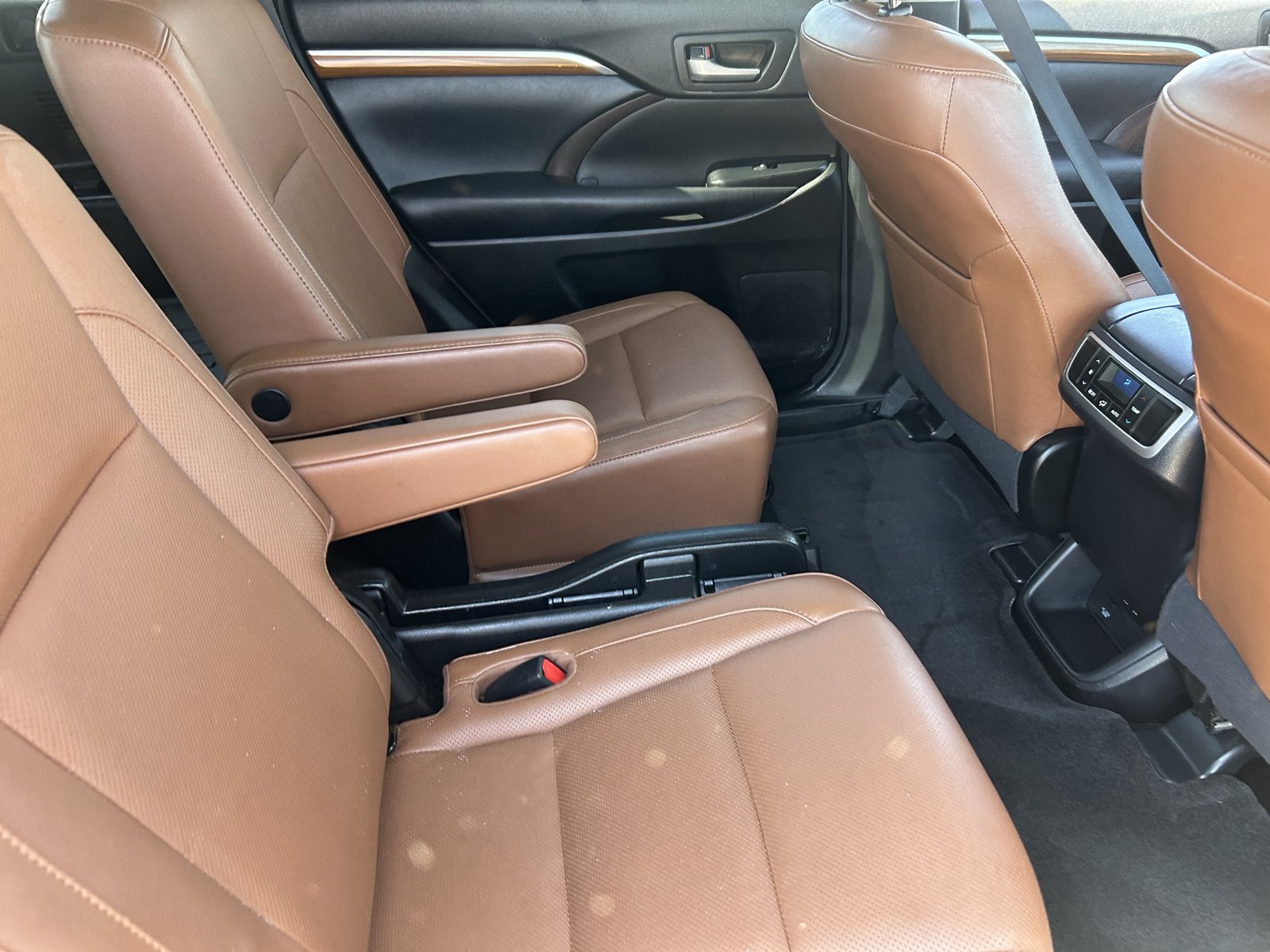 Used 2017 Toyota Highlander Limited FWD image 14