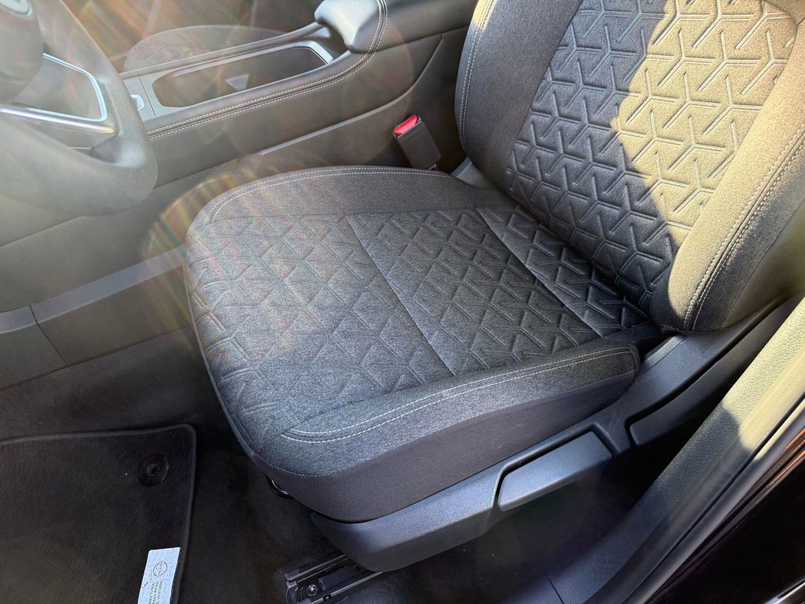 Certified 2025 Nissan Kicks SV image 12