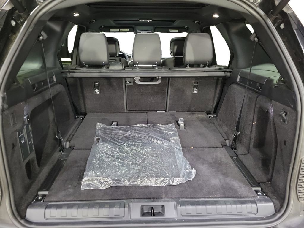 Certified 2024 Land Rover Discovery Dynamic SE image 29