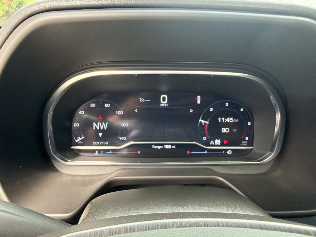 Used 2024 GMC Yukon AT4 w/ Technology Package AWD/4WD image 15