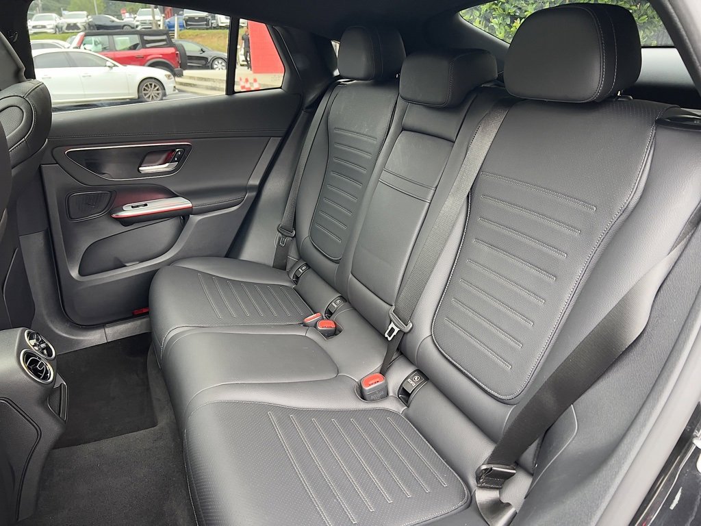 Used 2025 Mercedes-Benz GLC 300 4MATIC w/ AMG Line image 28