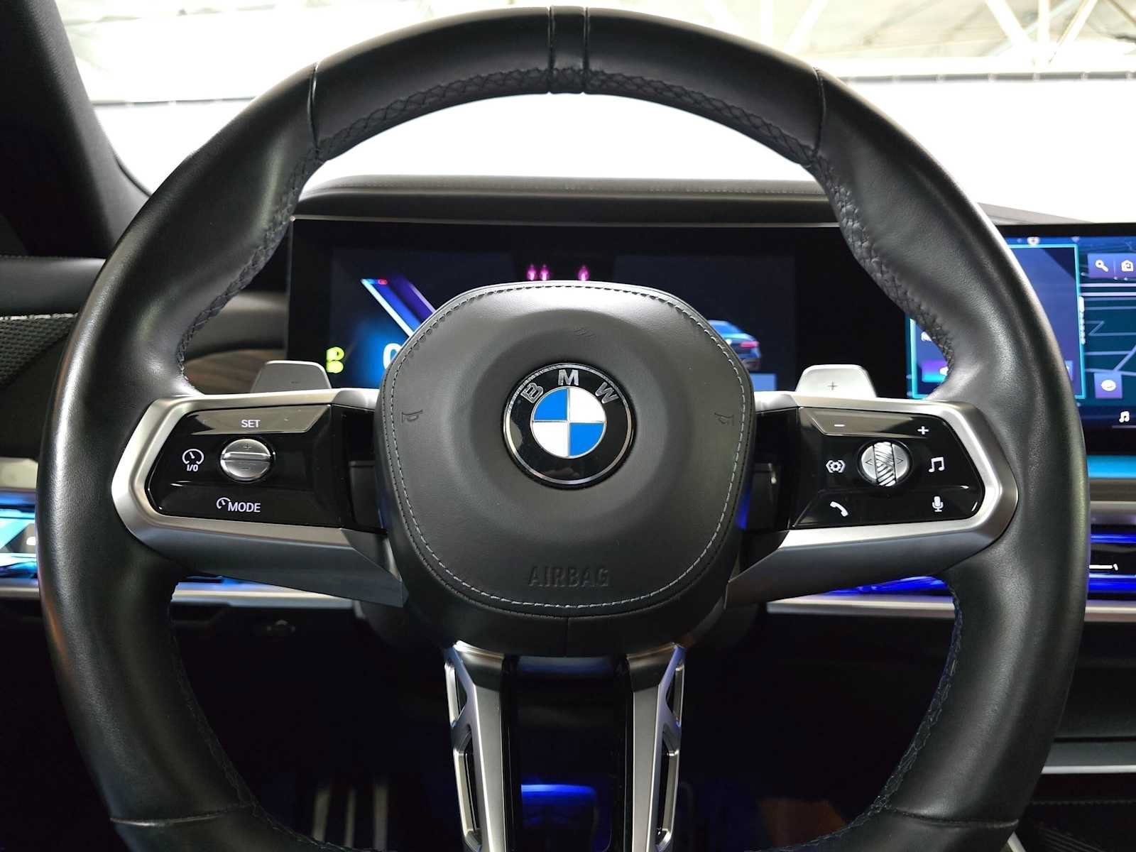 Used 2023 BMW 760i xDrive AWD/4WD image 26