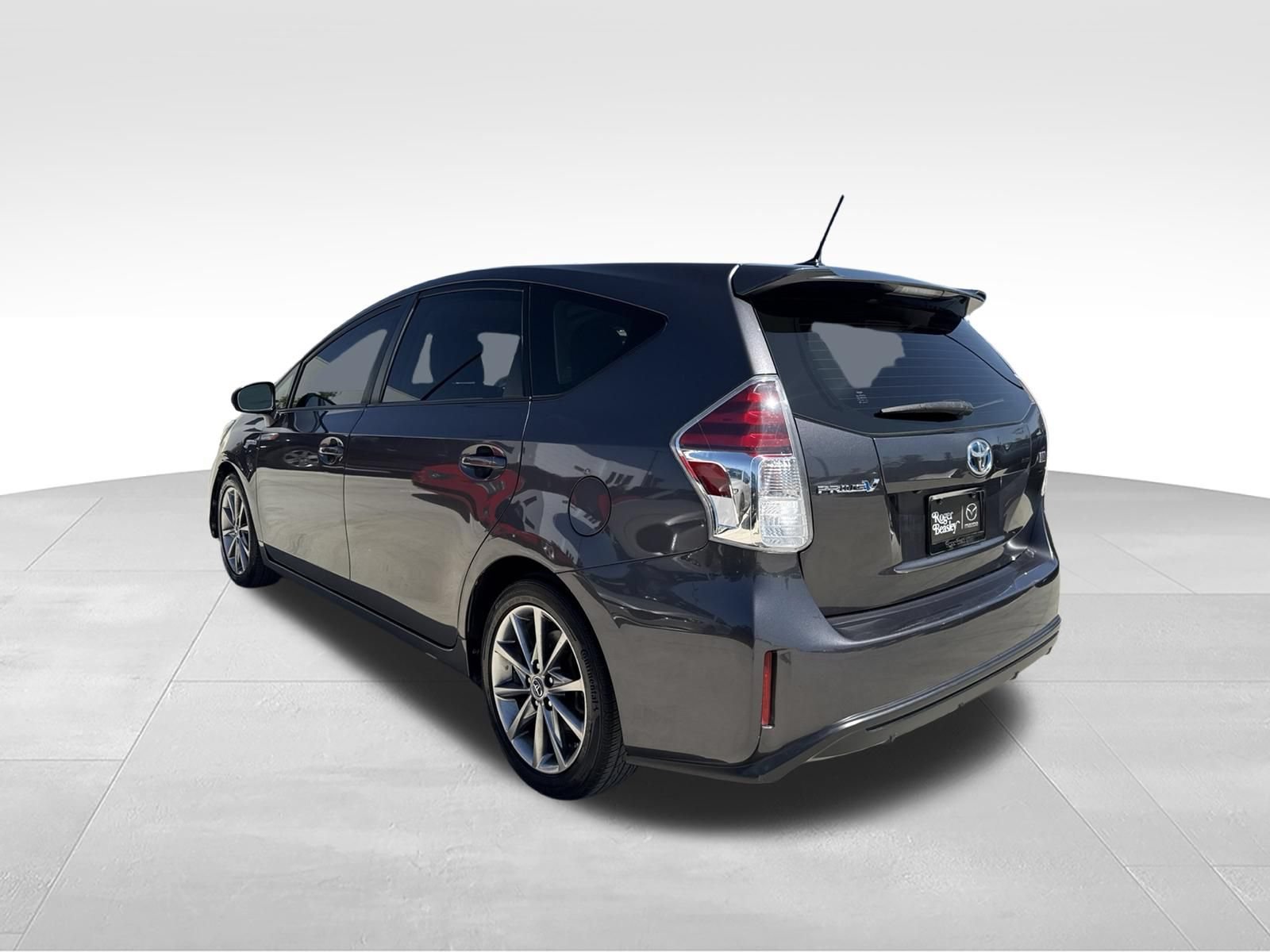 Used 2017 Toyota Prius V Five w/ Advanced Technology Package FWD image 7