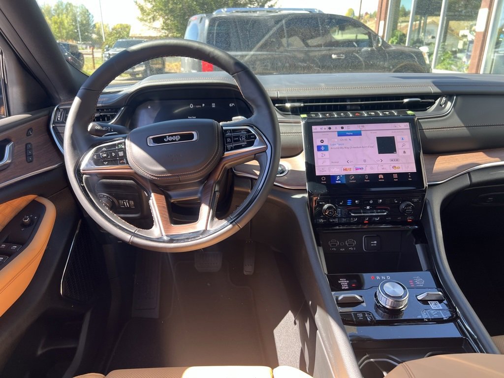 New 2025 Jeep Grand Cherokee Summit w/ Adv Protech Group IV image 12