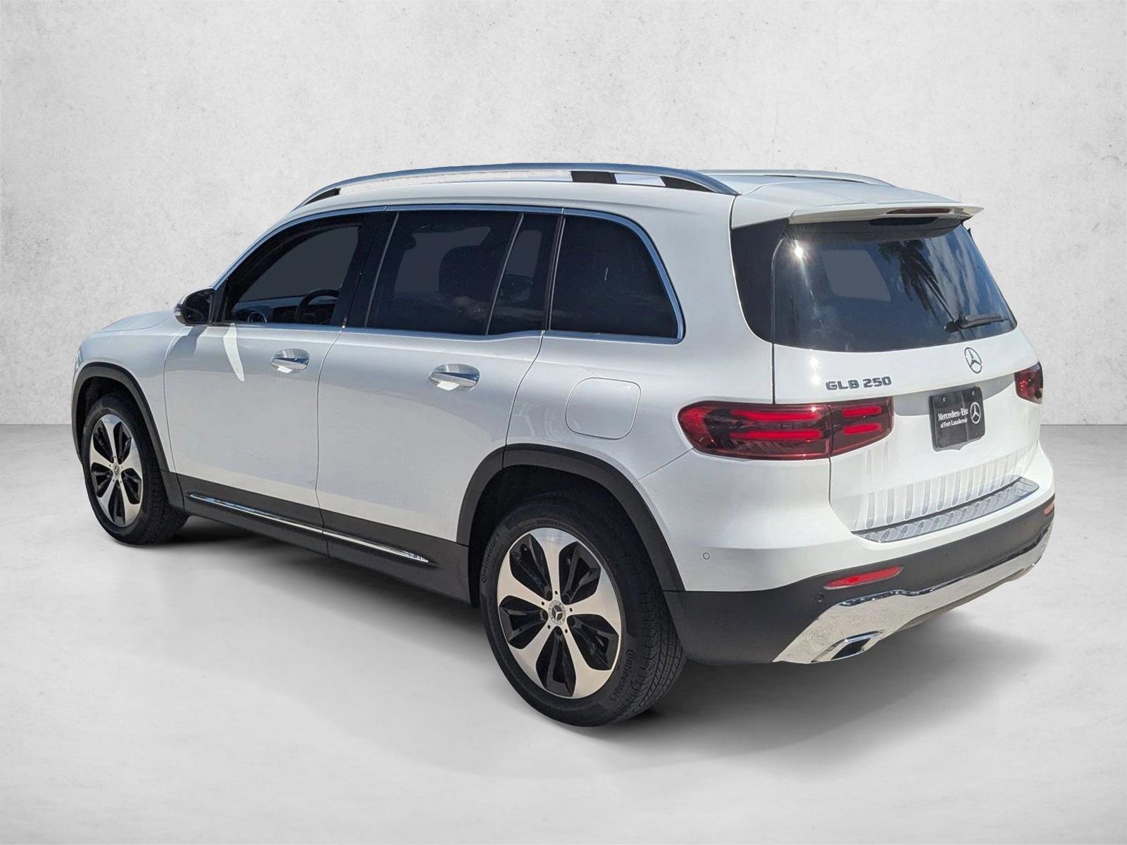 Used 2025 Mercedes-Benz GLB 250 image 8