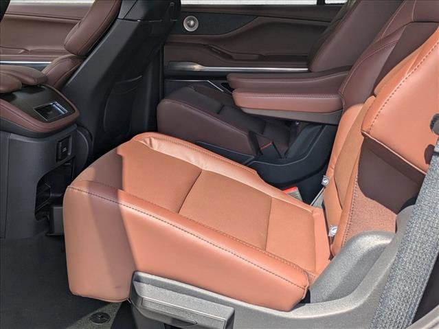 New 2026 Lincoln Navigator Reserve image 14